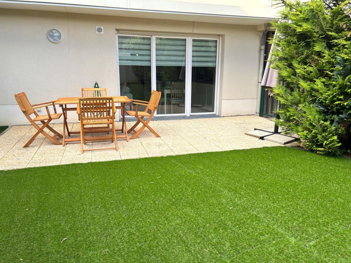 Eden By Dream Apartments เชสซี ภายนอก รูปภาพ